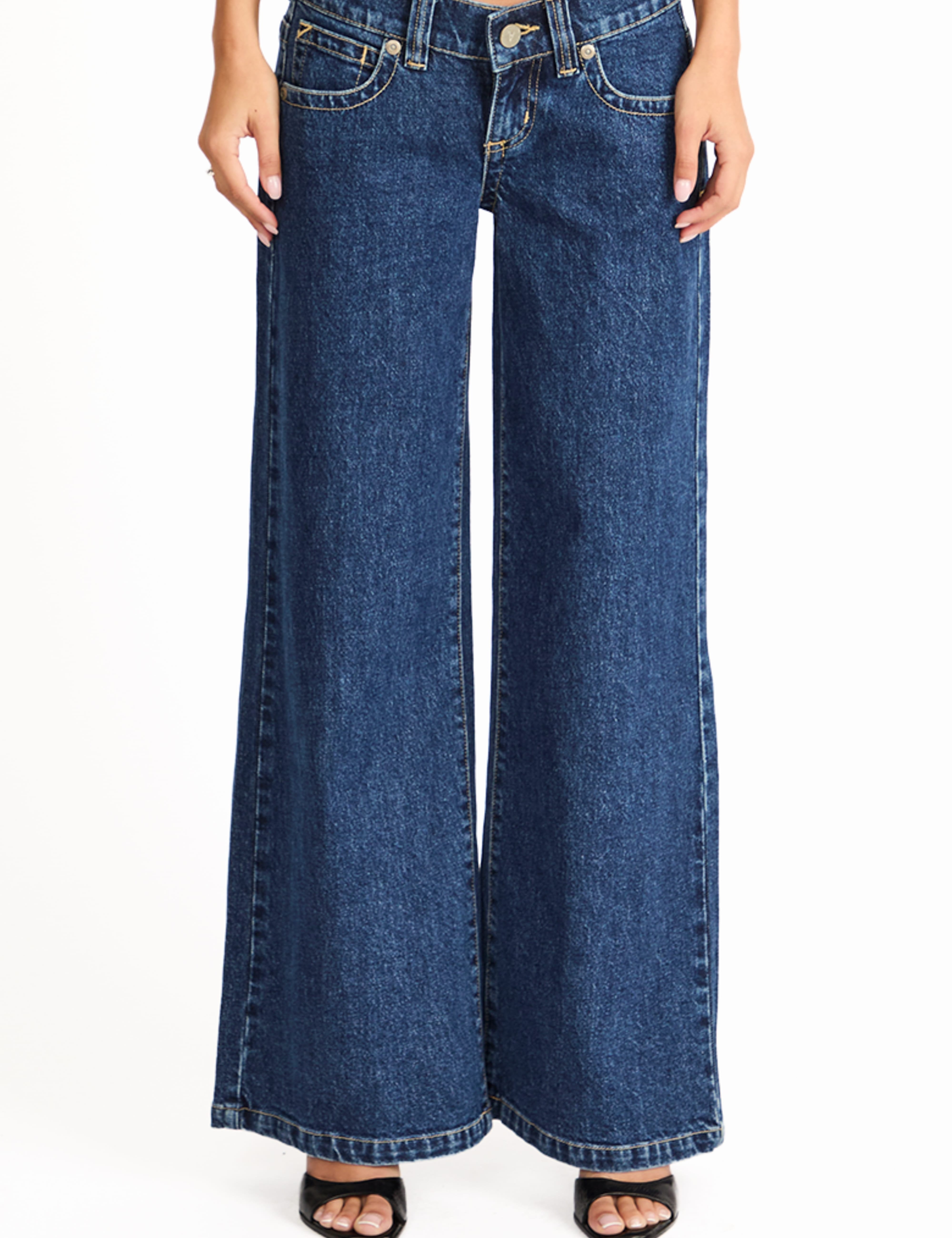 bottoms-abrand-00-wide-leg-jeans-tara-1250301359.jpg