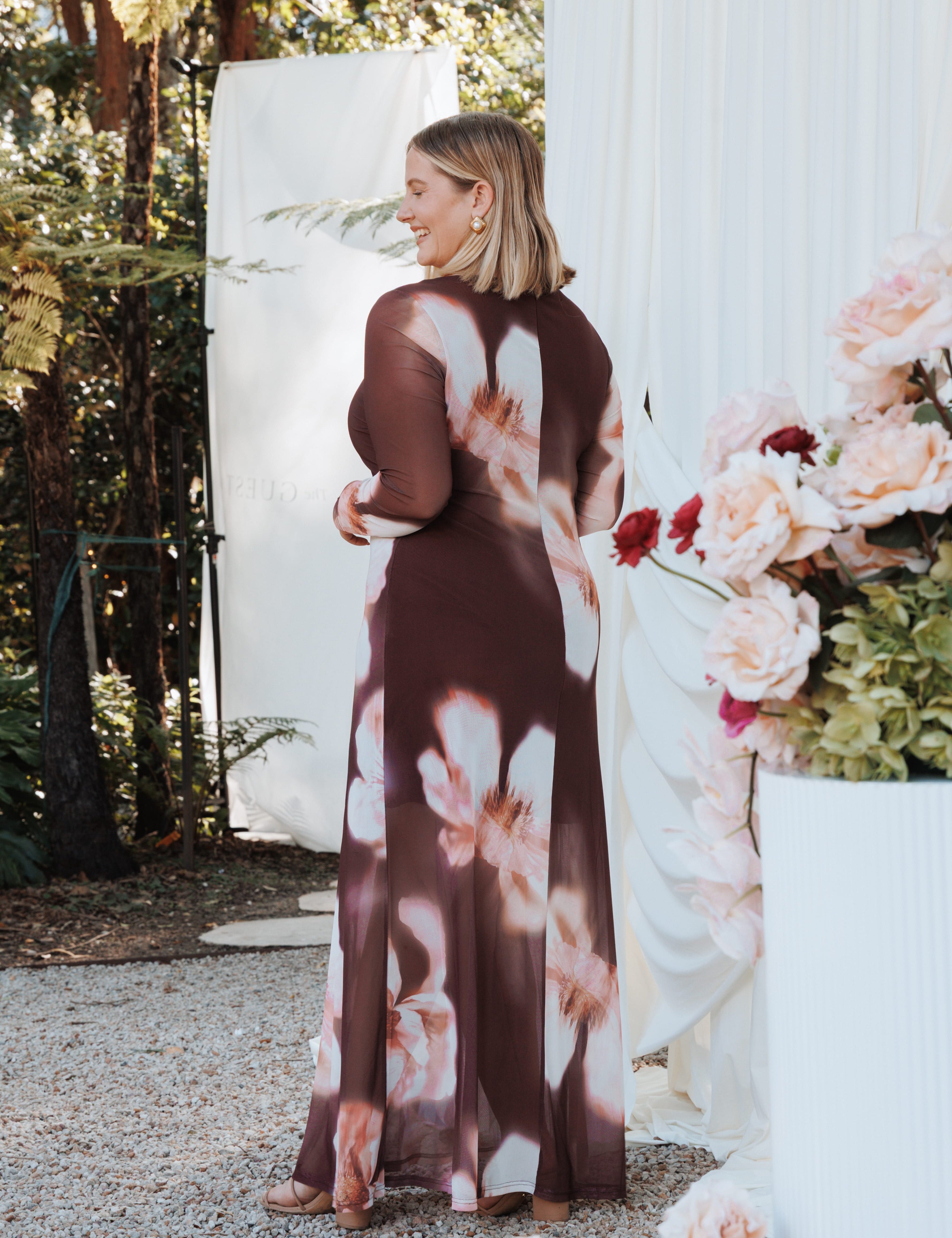 dresses-bradshaw-maxi-dress-brown-blurred-floral-1252992750.jpg
