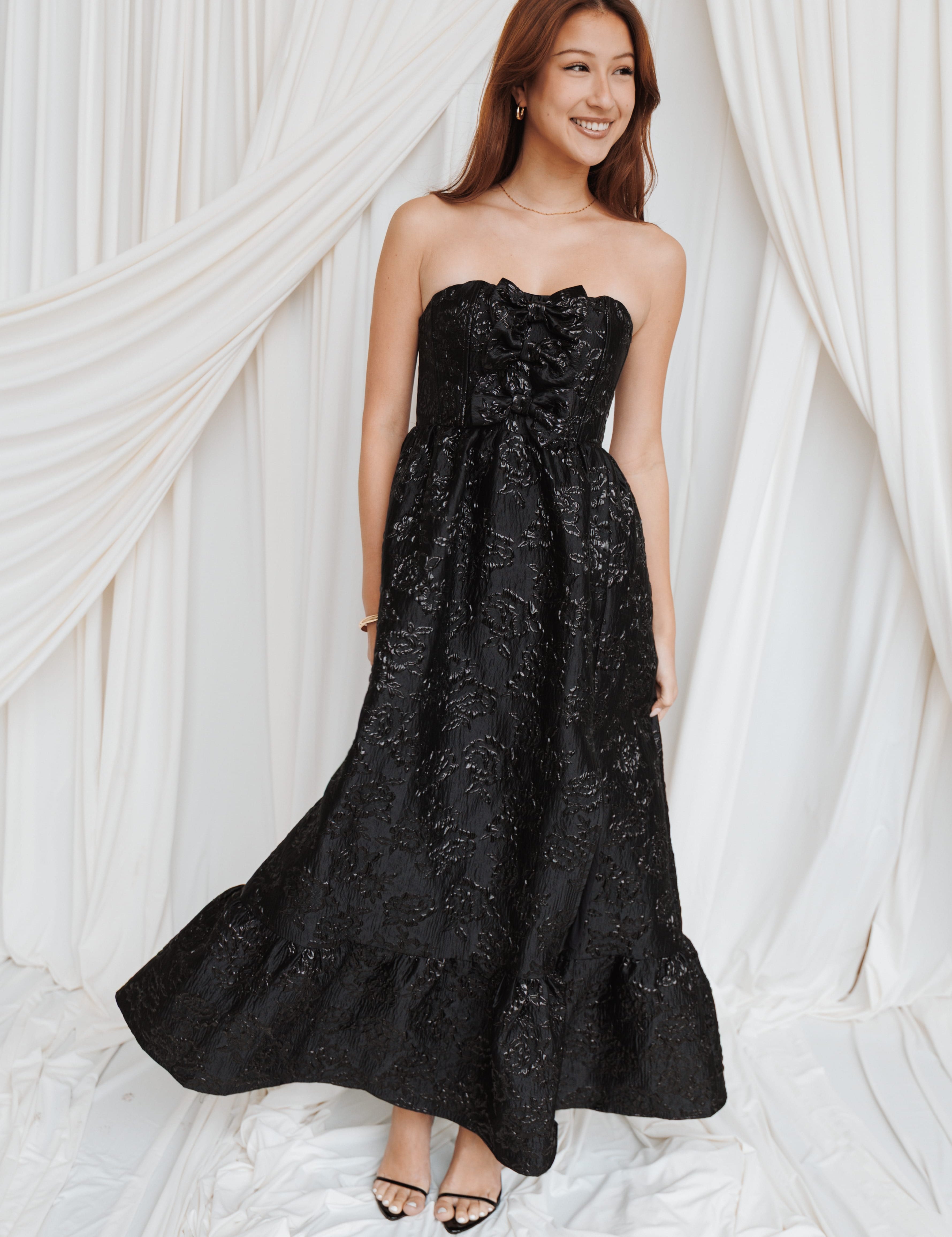 dresses-delphira-maxi-dress-black-brocade-1253817274.jpg